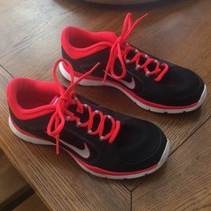 Womens Nike Tennis Shoes